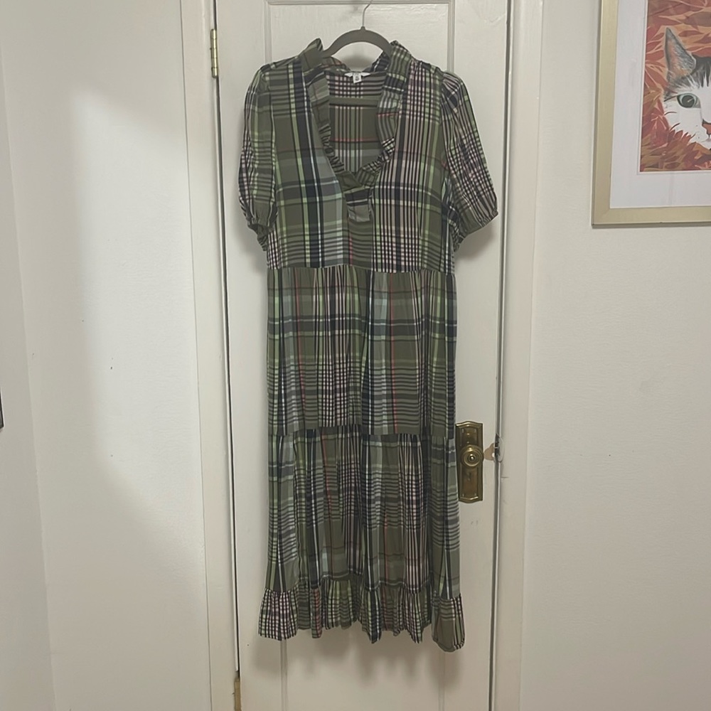 Crown & Ivy dress